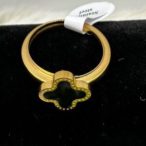 Black Onyx Clover and Gold Ring Size 8